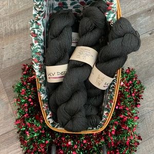 Fantasma's Suri Alpaca Fiber/Yarn Black Jade Tweed